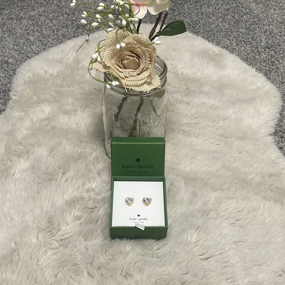 ✨Kate Spade-My Love Pavé Heart Studs✨ - Picture 2 of 8